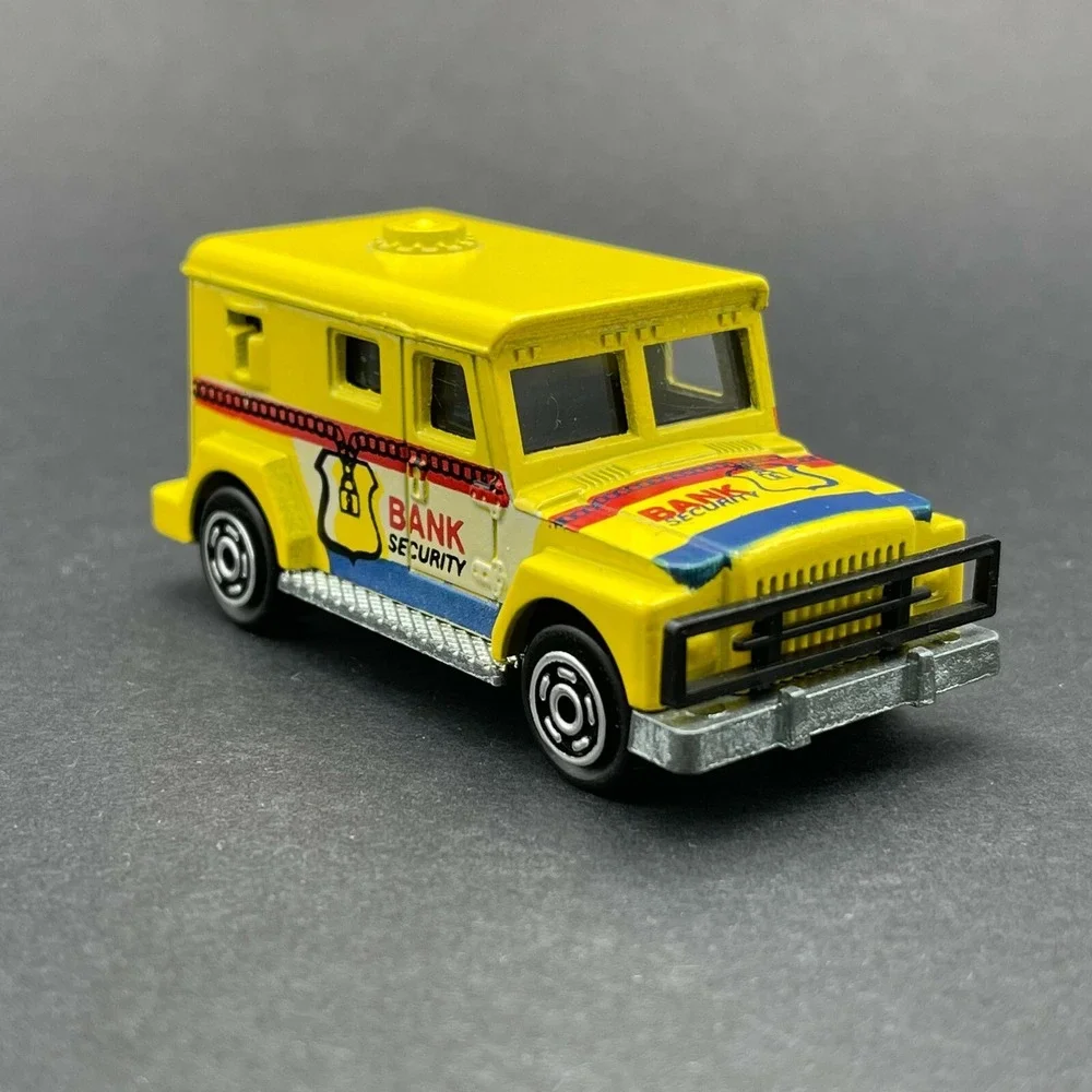 Majorette Armored Bank Security Armored Car Delivery Truck Graphics Diecast 1/57